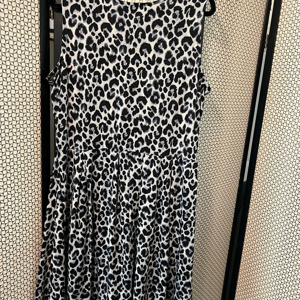 Meri Skye Leopard Print Sleeveless Dress – A-Line, Scoop Neck, Plus Size - Picture 2 of 6
